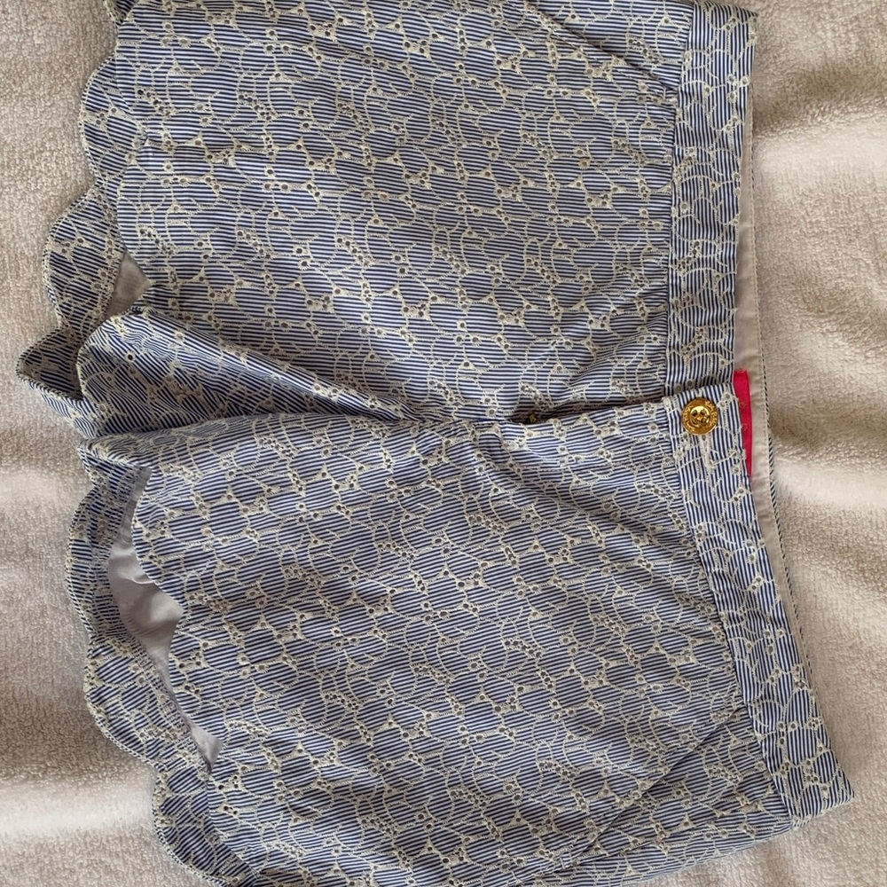 Lilly Pulitzer scalloped edged shorts